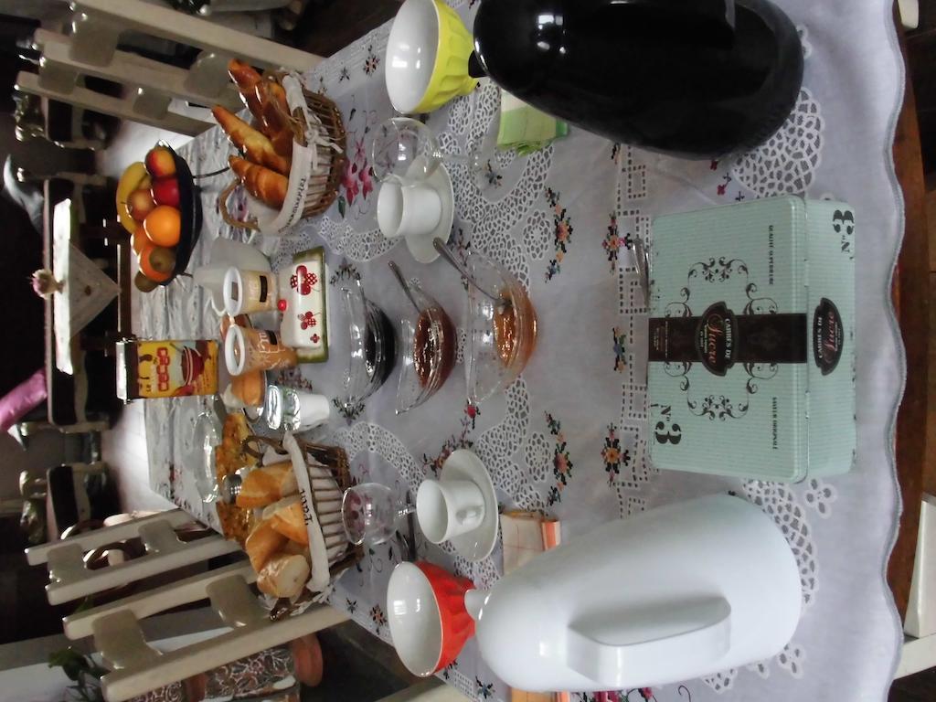 La Demeure Avesnoise Bed & Breakfast Wignehies ภายนอก รูปภาพ